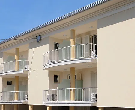 Albachiara Apartament *